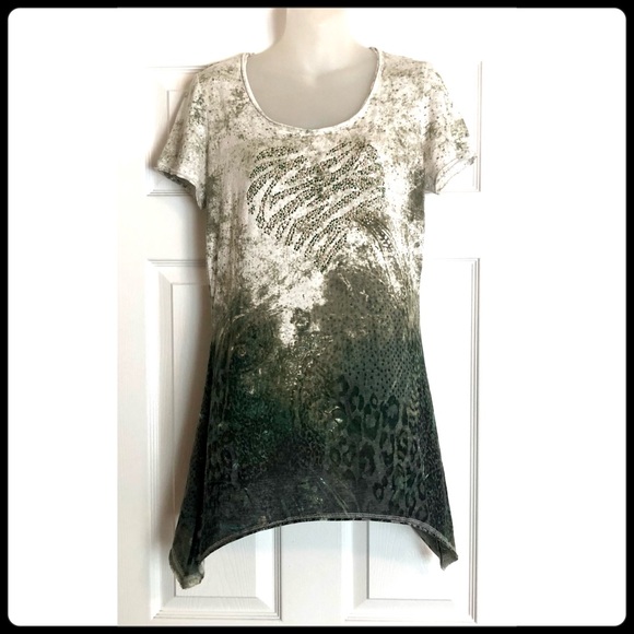 V Cristina Rhinestone Heart T-shirt with Handkerchief Hem - Picture 1 of 6